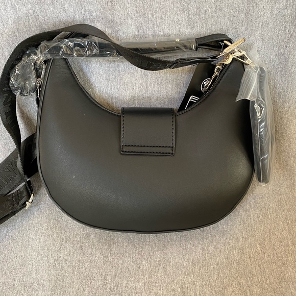 Valentino Orlandi Black Crescent Shoulder Bag with coin pouch. - Picture 2 of 9